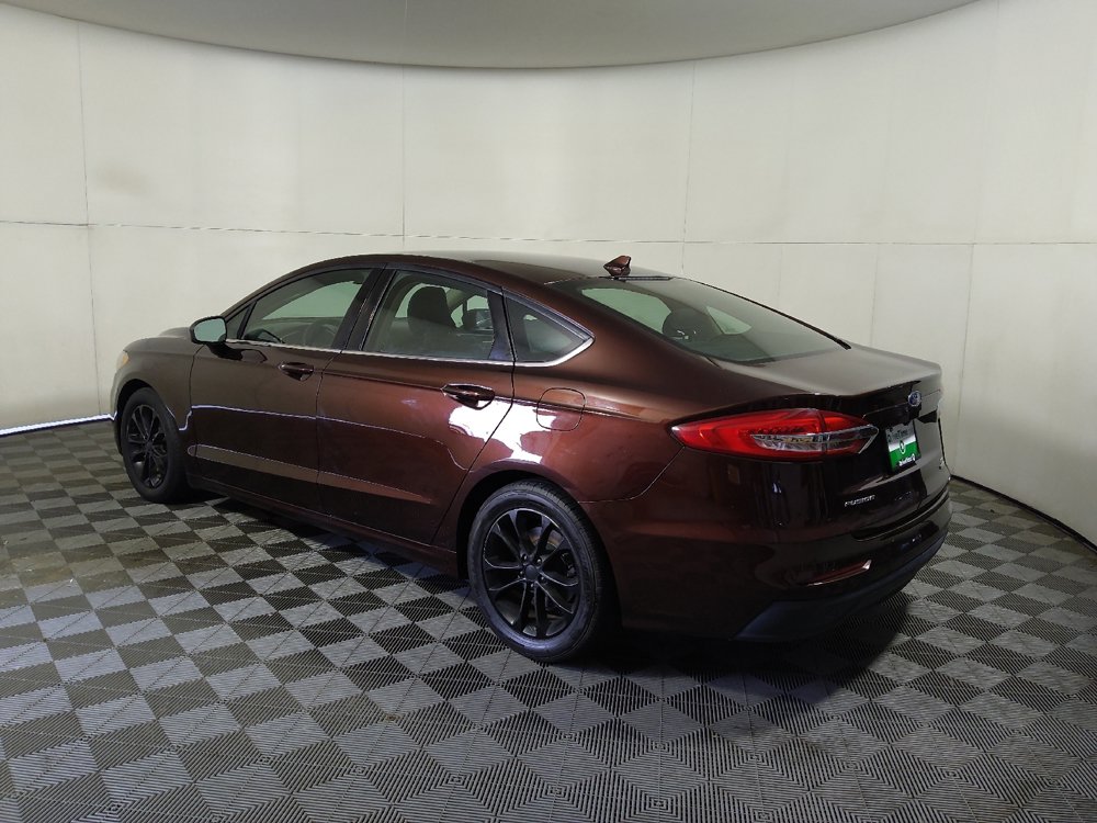 Used 2019 Ford Fusion SE FWD image 3