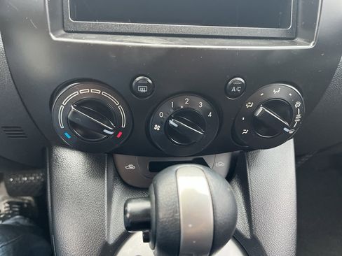 Used 2011 MAZDA MAZDA2 Touring image 14