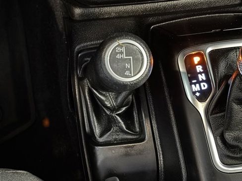 Used 2019 Jeep Wrangler Unlimited Sport S image 24