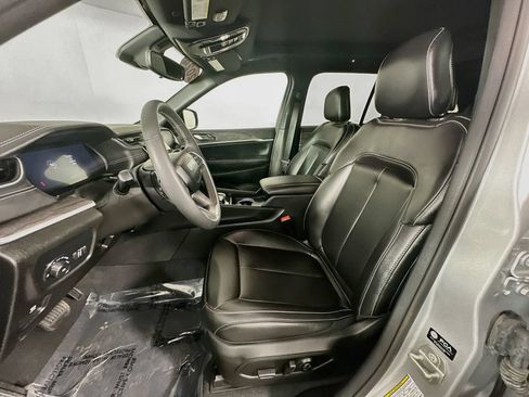 Certified 2024 Jeep Grand Cherokee Limited AWD/4WD image 33