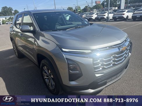 Used 2026 Chevrolet Equinox LT FWD image 5