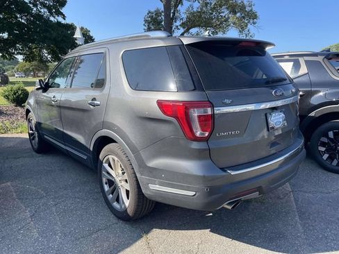 Used 2018 Ford Explorer Limited w/ Equipment Group 301A FWD image 4