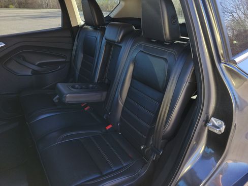 Used 2019 Ford Escape Titanium AWD/4WD image 16