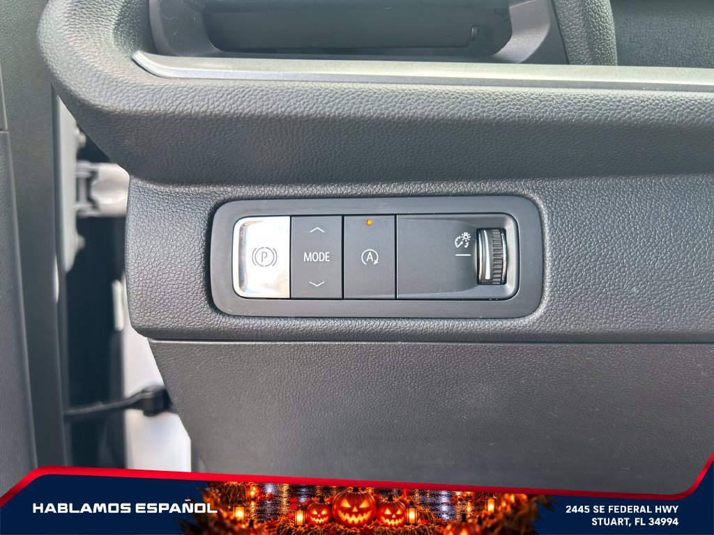 Used 2026 Chevrolet Traverse LT w/ Driver Confidence Package FWD image 18