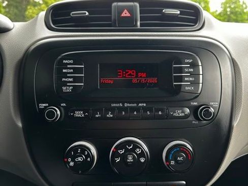 Used 2016 Kia Soul FWD image 22