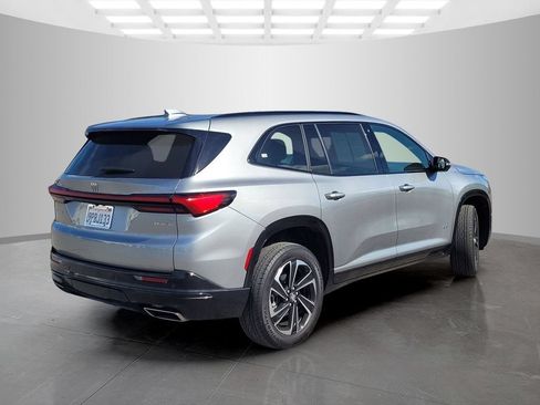 Used 2025 Buick Enclave Sport Touring FWD image 4
