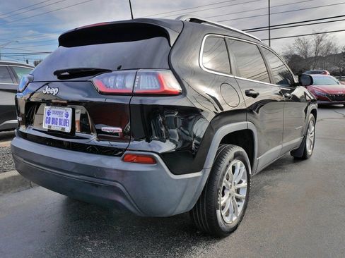 Used 2019 Jeep Cherokee Latitude w/ Cold Weather Group image 23