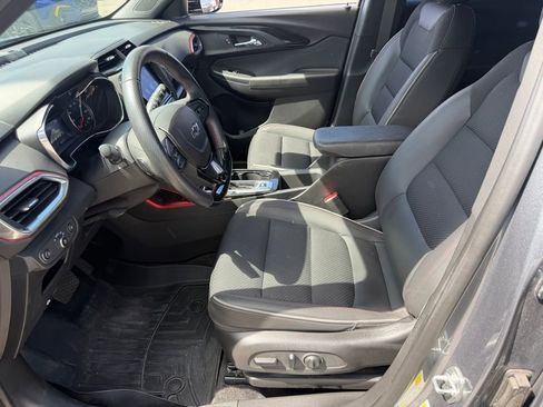 Used 2021 Chevrolet TrailBlazer RS w/ Technology Package FWD image 22