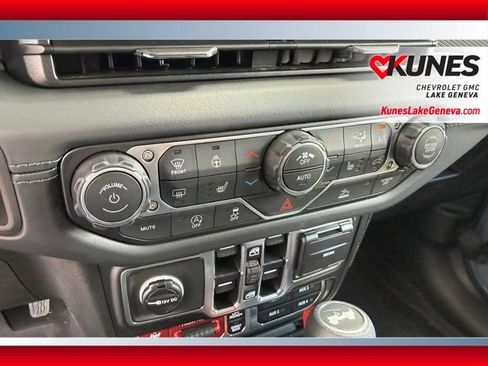 Used 2026 Jeep Wrangler Unlimited Rubicon AWD/4WD image 29