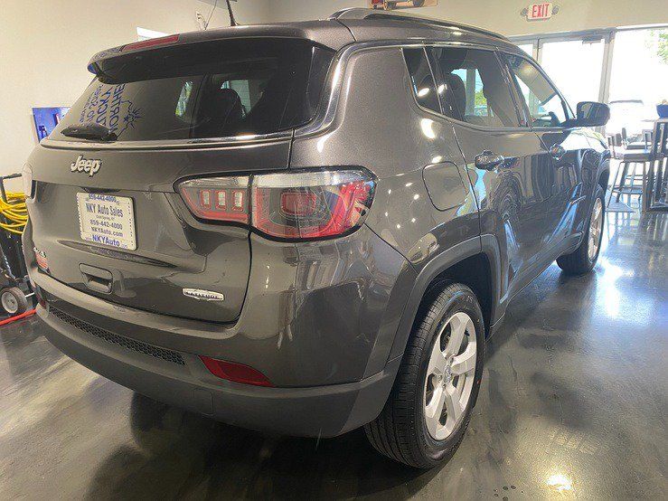 Used 2019 Jeep Compass Latitude w/ Popular Equipment Group AWD/4WD image 7