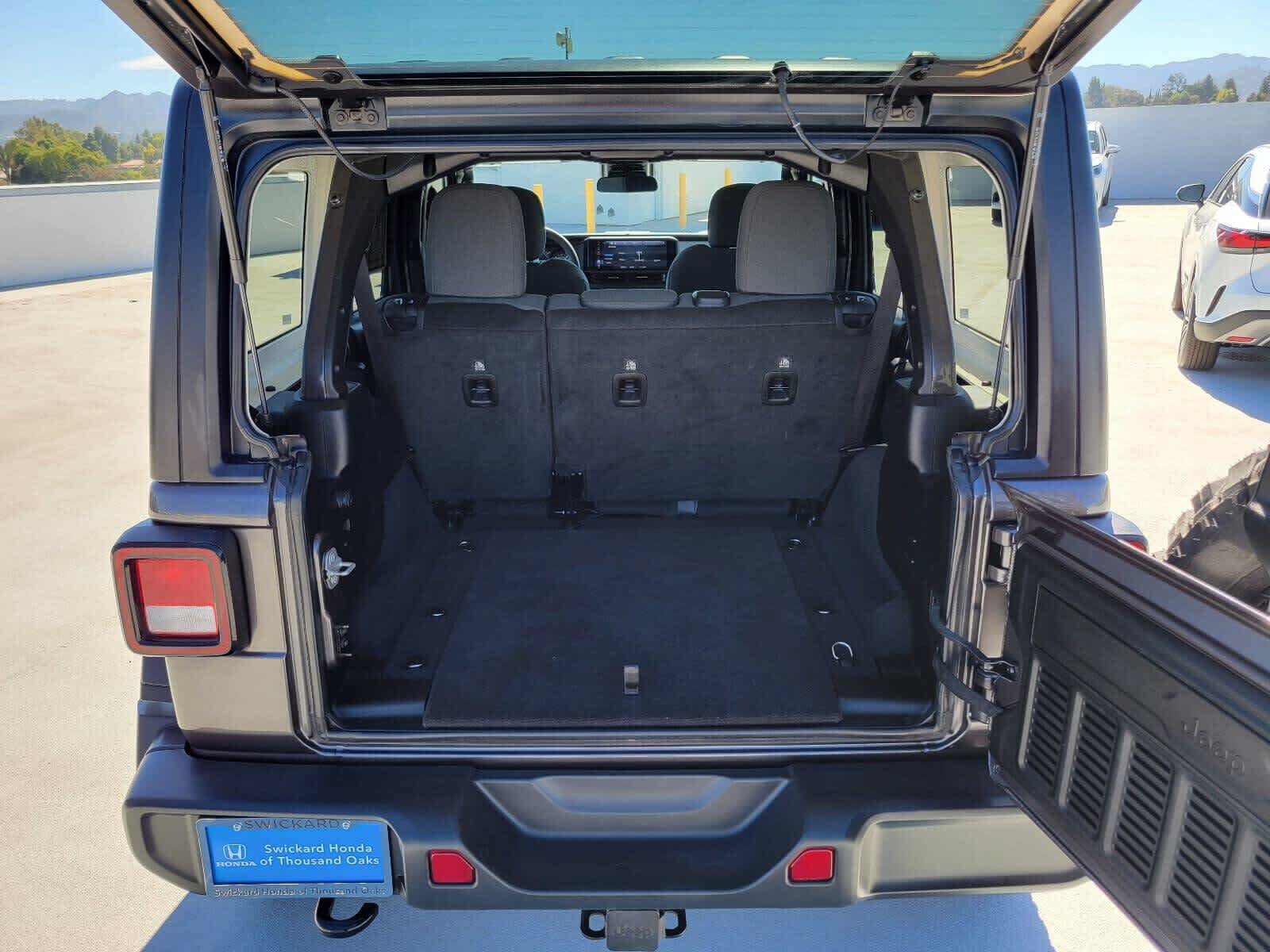 Used 2025 Jeep Wrangler Unlimited Sport AWD/4WD image 14