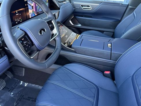 New 2026 INFINITI QX80 SPORT w/ Sport Exterior Package image 9