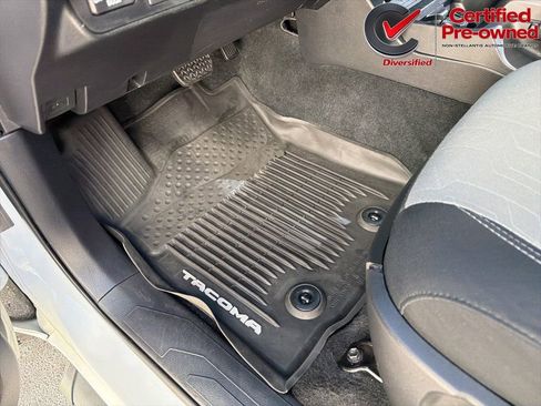 Used 2020 Toyota Tacoma TRD Off-Road AWD/4WD image 49
