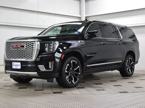 Used 2023 GMC Yukon XL Denali w/ LPO, Floor Liner Package AWD/4WD image 3