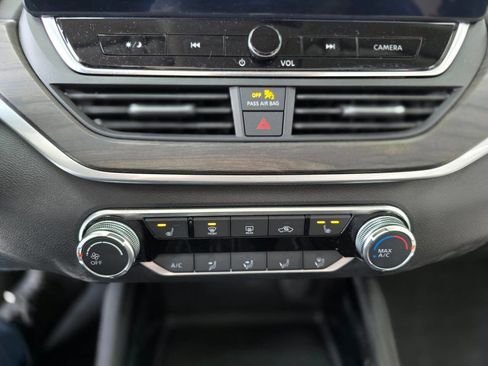 Used 2023 Nissan Altima 2.5 SV w/ SV Premium Package image 31