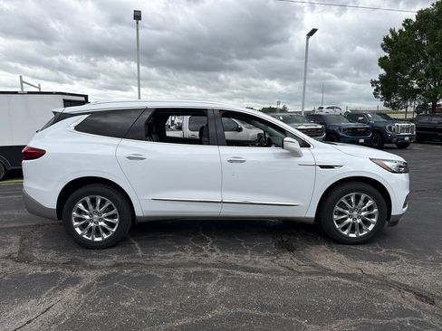 Used 2021 Buick Enclave Premium w/ Sun and Sites Package AWD/4WD image 5