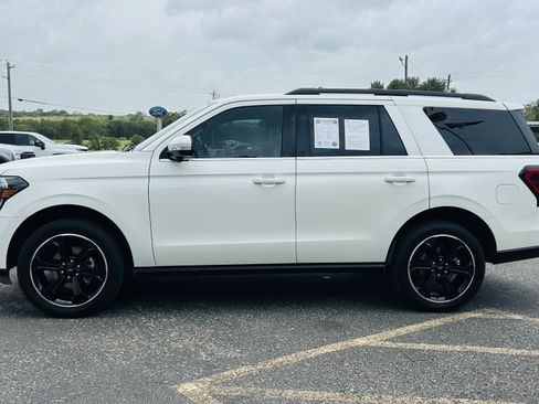 Used 2023 Ford Expedition Limited RWD image 5