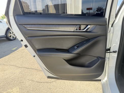 Used 2022 Honda Accord Touring image 19