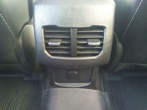 Used 2017 Ford Fusion SE w/ Fusion SE Technology Package image 11