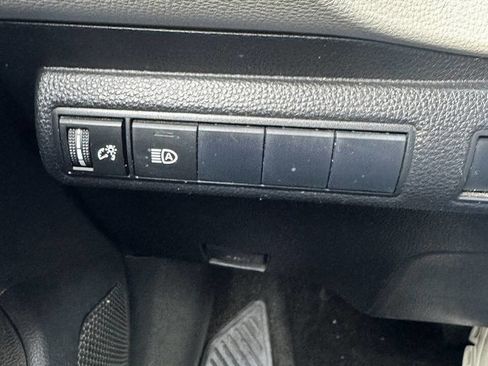 Used 2021 Toyota Corolla LE FWD image 17