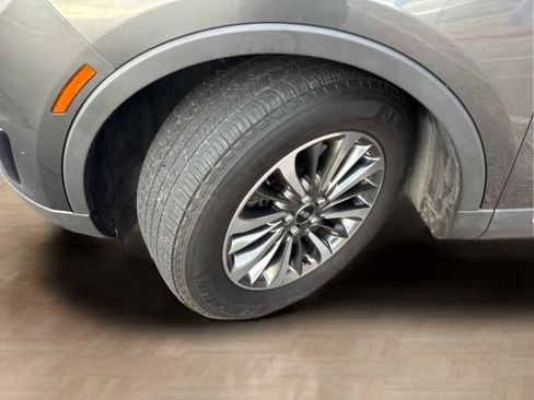 Used 2019 Lincoln Nautilus Select image 32