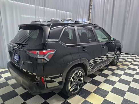 Certified 2025 Subaru Forester Limited w/ Popular Package AWD/4WD image 4