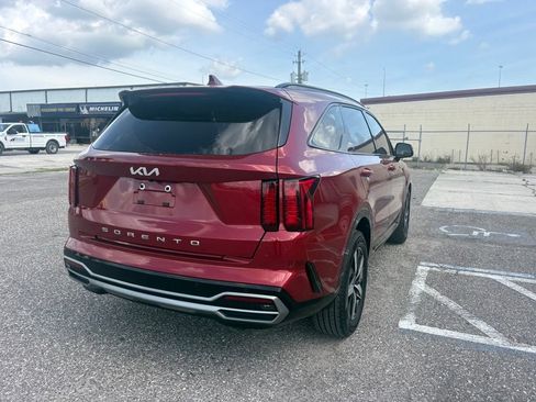 Used 2022 Kia Sorento EX w/ Panoramic Sunroof Package FWD image 3