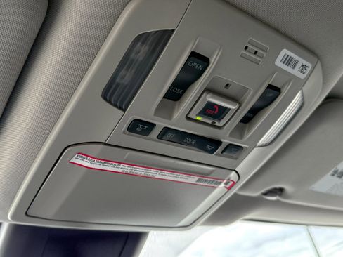 Used 2023 Toyota Highlander XLE image 28