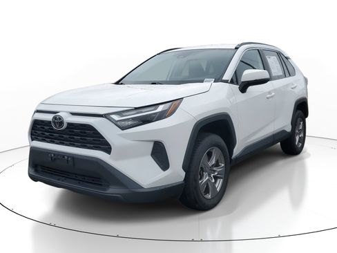 Used 2023 Toyota RAV4 XLE image 3