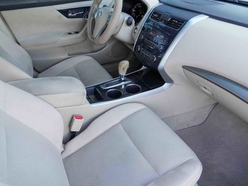 Used 2014 Nissan Altima 2.5 S image 10