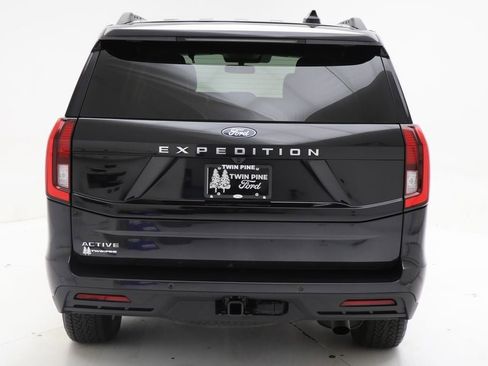 Used 2025 Ford Expedition Active AWD/4WD image 7
