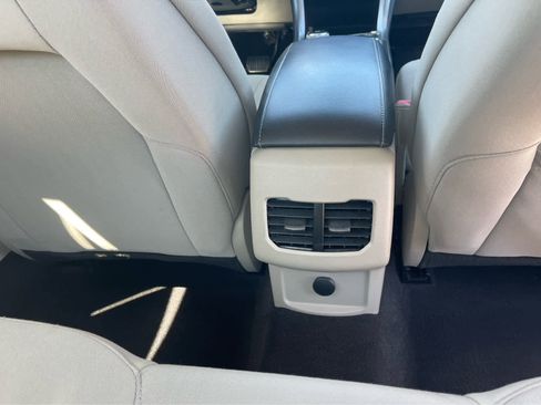 Used 2020 Ford Fusion SE AWD/4WD image 24