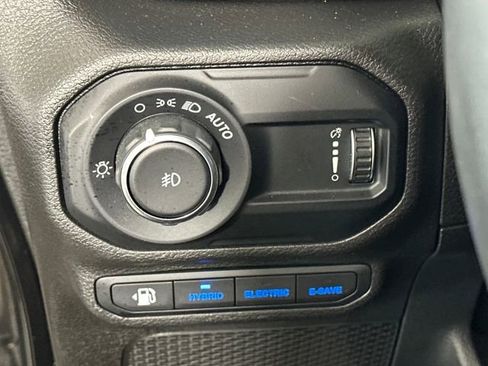 Used 2023 Jeep Wrangler Unlimited Sahara w/ Cold Weather Group image 19