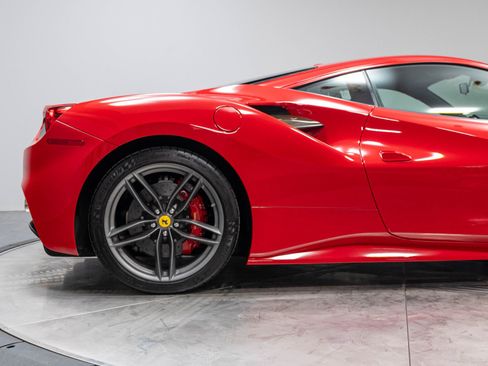 Used 2018 Ferrari 488 GTB RWD image 21
