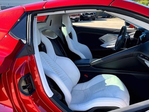 Used 2023 Chevrolet Corvette Stingray Premium Conv w/ Z51 Performance Package image 8