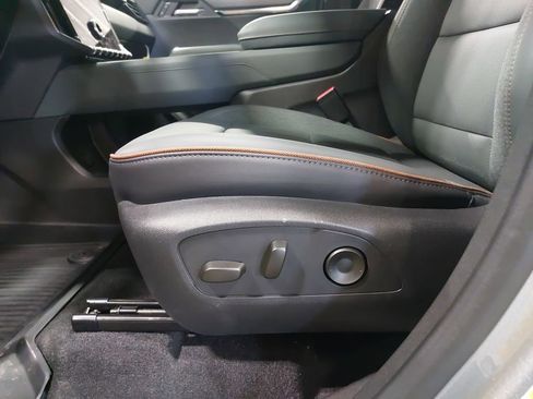 New 2025 GMC Acadia AT4 w/ LPO, Floor Liner Package image 33