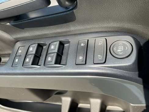 Used 2018 Chevrolet Silverado 1500 LT w/ LT Eassist Package AWD/4WD image 12
