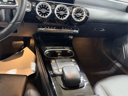 Used 2022 Mercedes-Benz A 220 4MATIC image 11