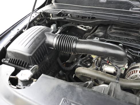 Used 2019 RAM 1500 Laramie AWD/4WD image 21