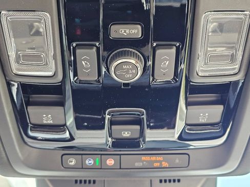 New 2026 Cadillac Escalade Sport w/ LPO, ONYX Package AWD/4WD image 36