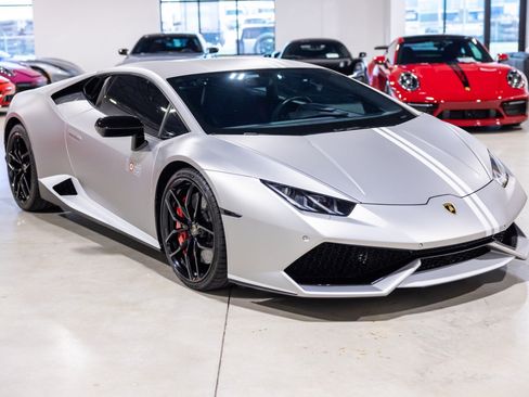 Used 2017 Lamborghini Huracan LP 610-4 AWD/4WD image 10