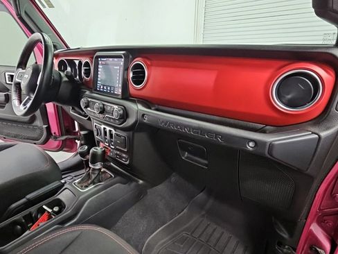 Used 2021 Jeep Wrangler Rubicon AWD/4WD image 37