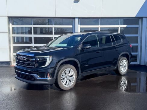 Used 2024 GMC Acadia Elevation image 3