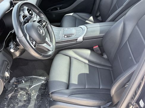 Used 2022 Mercedes-Benz GLC 300 w/ Premium Package Lite image 26