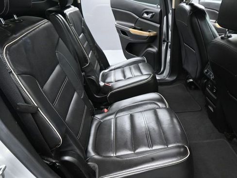 Used 2017 GMC Acadia Denali image 39