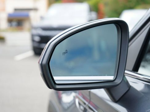 Used 2024 Volkswagen Taos SEL image 12