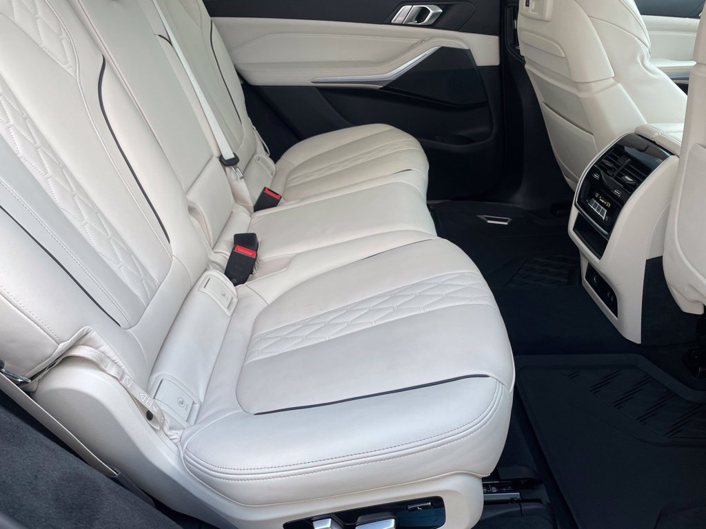 Used 2022 BMW X7 xDrive40i w/ Parking Assistance Package AWD/4WD image 26