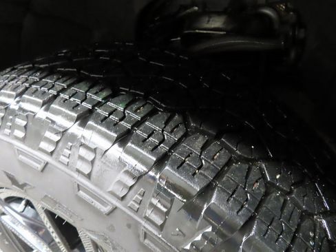 Used 2024 GMC Sierra 1500 Elevation w/ LPO, Elevation Black Package image 7