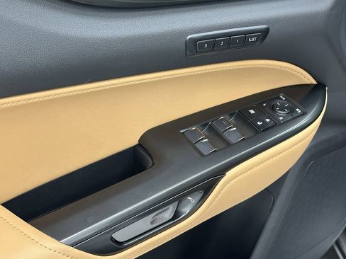 Used 2025 Lexus NX 250 FWD w/ Premium Package image 11