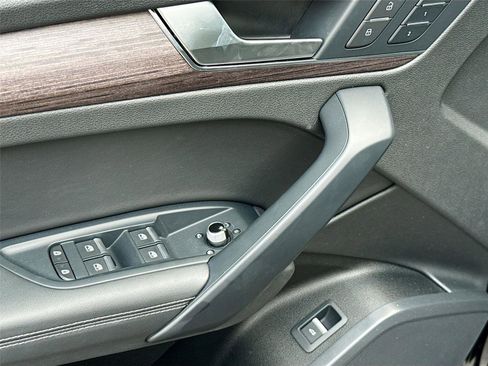 Used 2022 Audi Q5 2.0T Premium Plus image 17